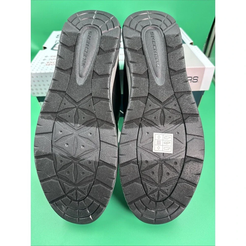 Skechers Hands Free Swift Fit Men’s 10.5 Black Waterproof Casual Lace Sneakers